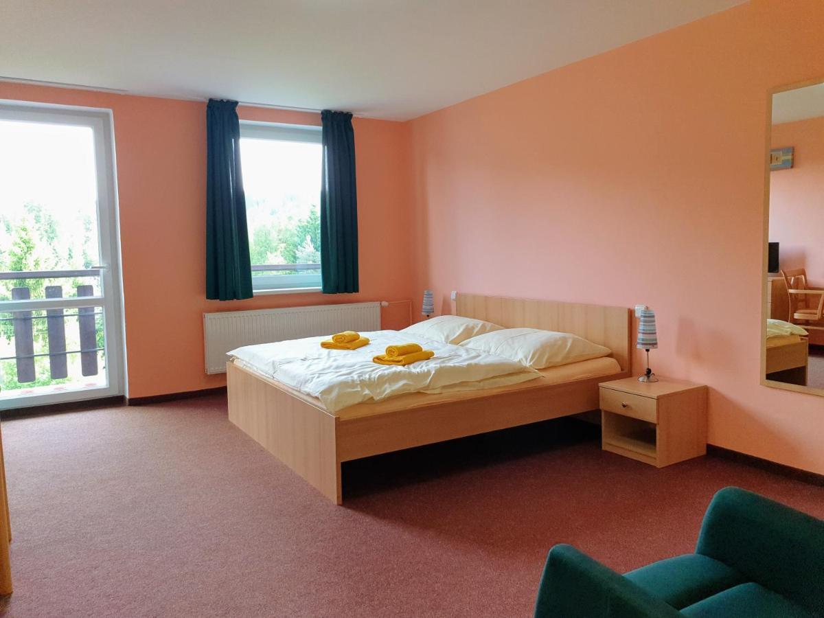 Penzion Lumis Nová Role Exterior foto